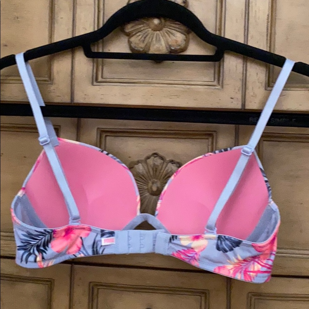 Pink Victoria Secret bra - Picture 2 of 5